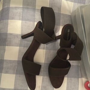 Women’s brown Naturalizer Heels